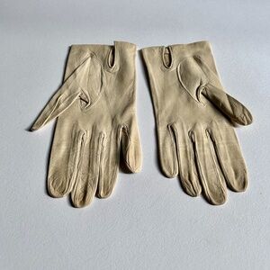 Small Vintage Pair Women's Chevreau Cream Kid Leather Gloves